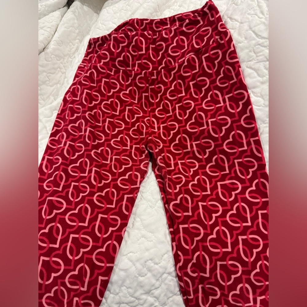 LuLaRoe Red Heart Patterned Leggings- Valentine’s Day
